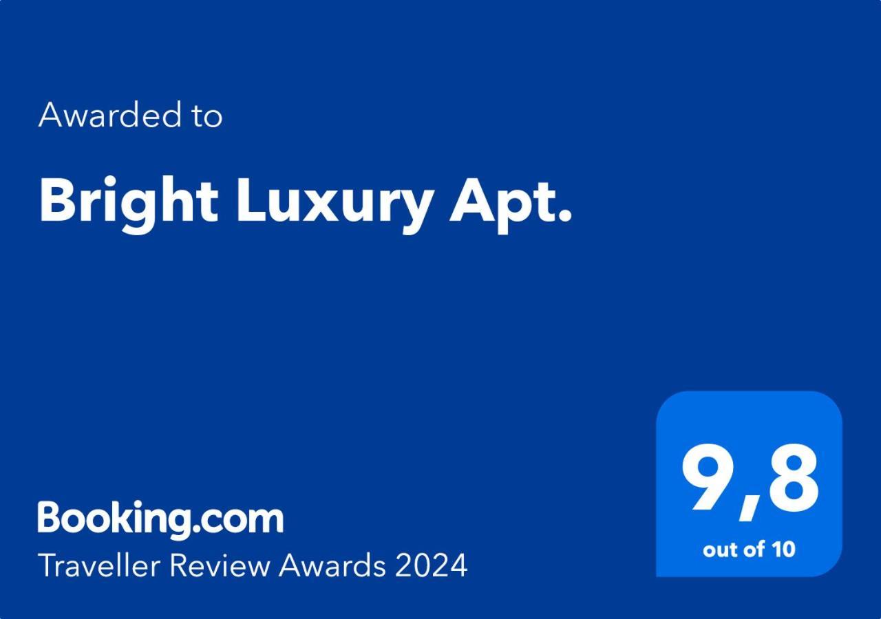Bright Luxury Apt. Volos Eksteriør billede